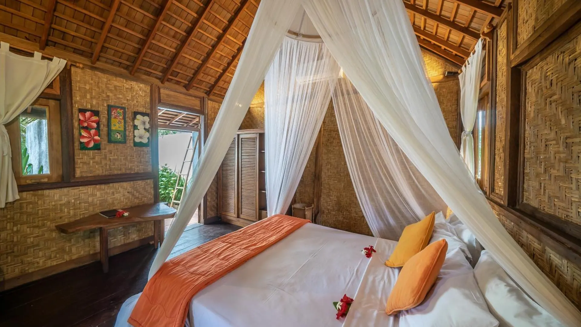 Flower Bud Bungalow Balangan Jimbaran Indonesia